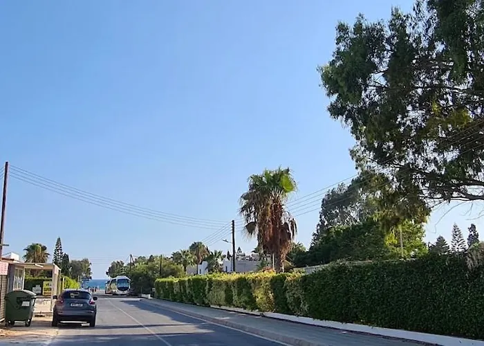 펜션 Pernera House *