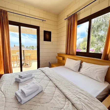 Vakantiehuis Pernera House